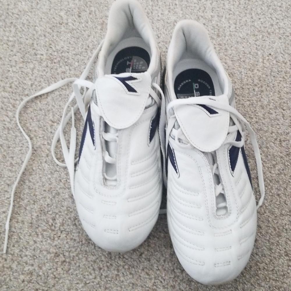 Diadora Womens Maracana soccer cleats NEW